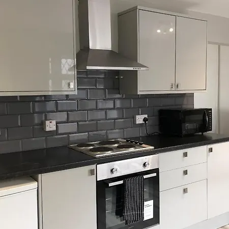 Welsh Getaway Home No 1 - 10 Mins To Bike Park Wales Мертир-Тидвилл Экстерьер фото