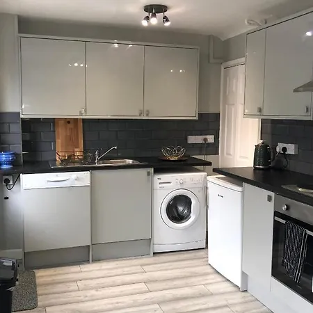 Welsh Getaway Home No 1 - 10 Mins To Bike Park Wales Мертир-Тидвилл Экстерьер фото
